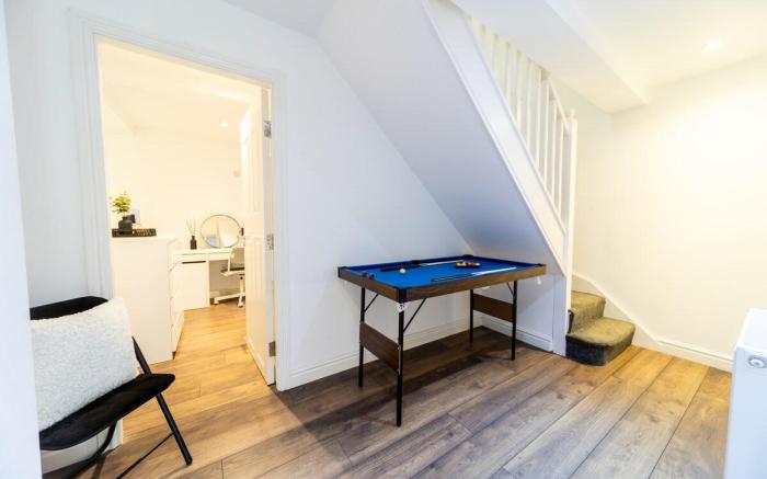 Luxury Modern 3BDR/ 3 en-suite/ City Centre/ Arena