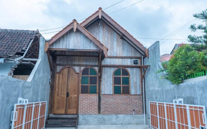 Singgah Ndalem - Wooden House Jogja