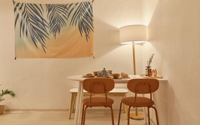 [Zen House, Jamsil] Cozy Accommodation Embracing Seokchon Lake #LotteTower #KSPO #SportsComplex