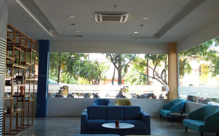 Raz Residence