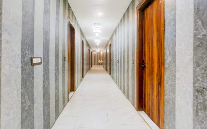 Super Townhouse Faridabad Railway Station Formerly Hotel Royals Paradaise
