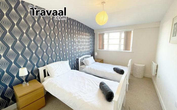 Travaal - 2 Bed Serviced Apartment Farnborough