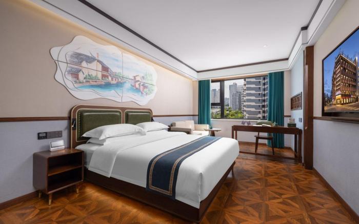 Nostalgia S Hotel (Shanghai Railway Station and Suzhou Creek)