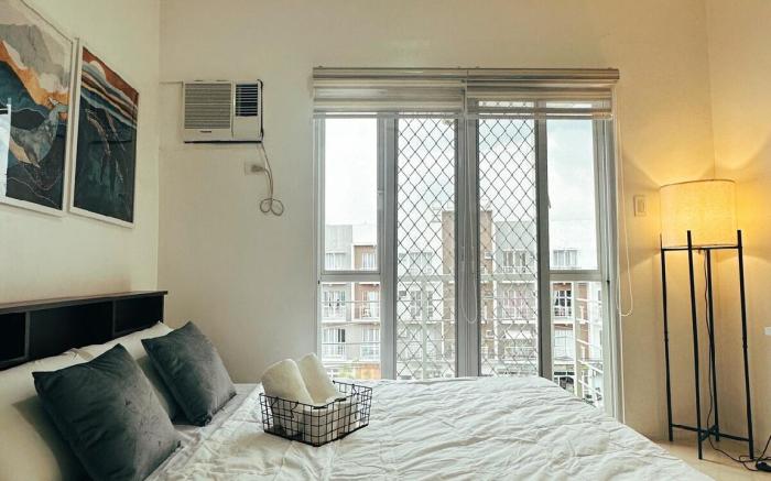 Cozy Studio: Value & Comfort
