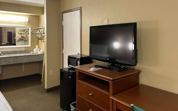 Motel 6 Ada, OK