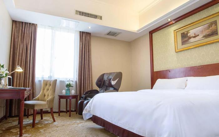 Vienna Hotel Chengdu Convention and Exhibition Center Huayang Metro Station