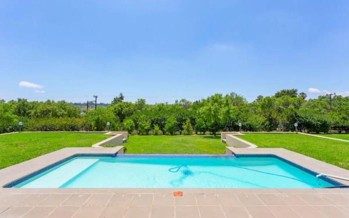 Tranquil Oasis in Lafayette