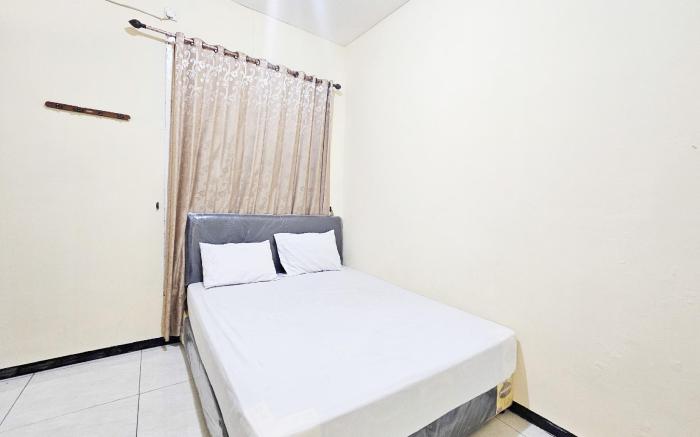 Hasana Guest House Syariah near Royal Plaza RedPartner