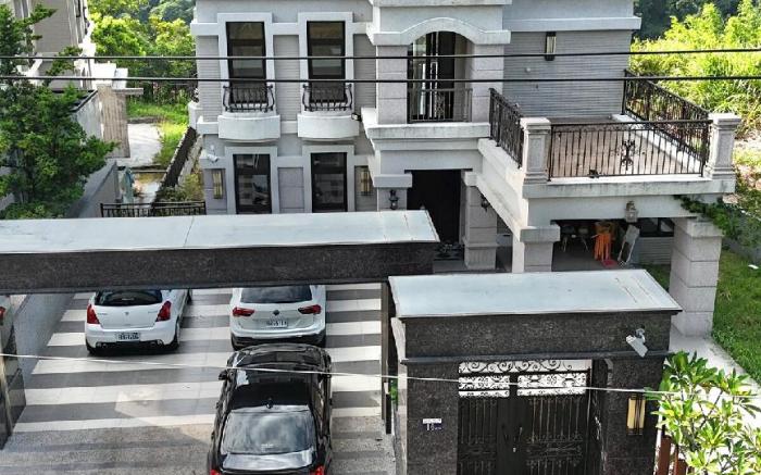 Yuan Billion Elevator Villa, Li Chen Building