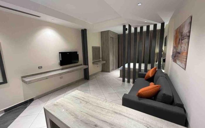 Modern studio in central location #3