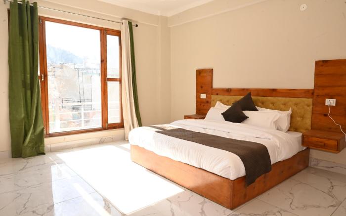 Himalayan Hill Top Resort 