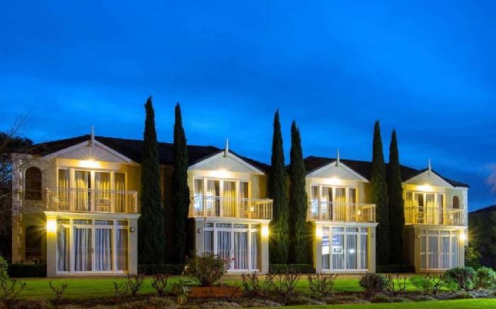 Best Western Colonial Village Motel