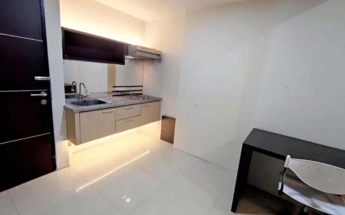 The Square Twin Suite Apartemen Service Netflix