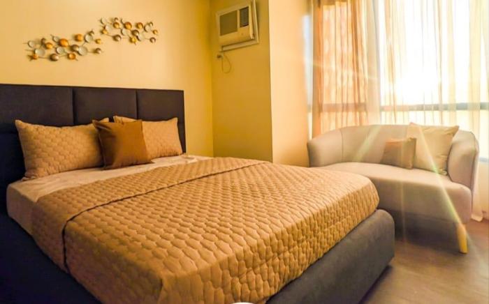 Spacious 3BR w/Wi-Fi near MOA (8A)