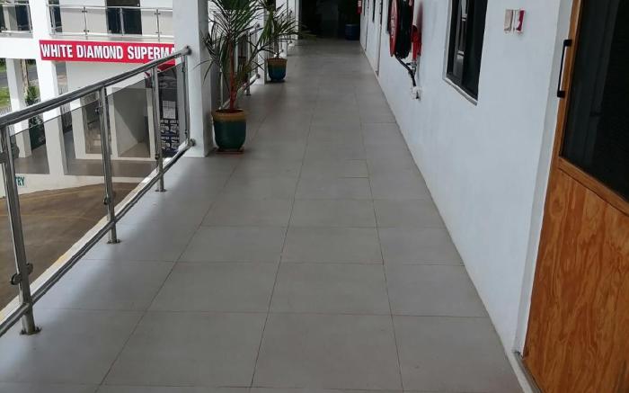 White Diamond Apartment