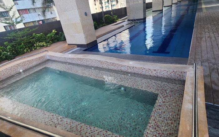 Boho Rsquare Manila (w/ Pool Access)