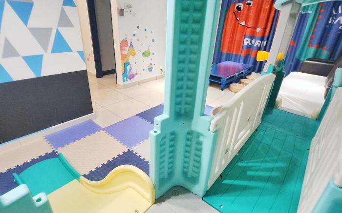 Dinosaur Themed Large Apartment