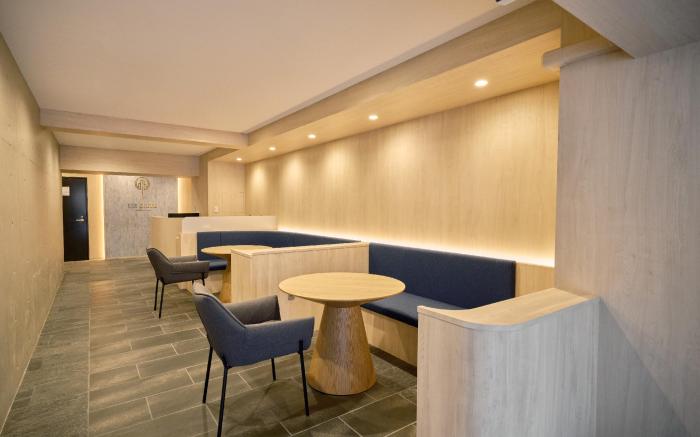 UH SUITE NAMBA STATION 