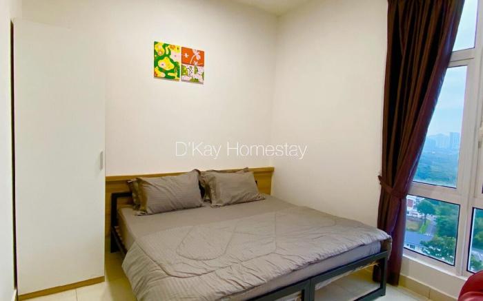 Mesahill Studio with Massage Chair by DKAY