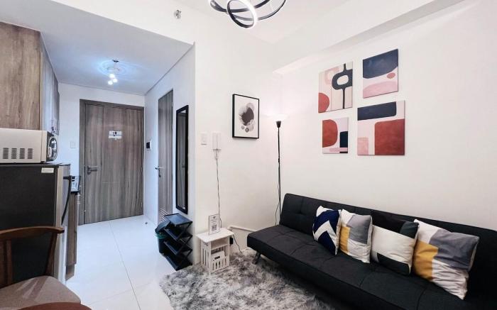 Condotel 1BR Unit w/ Balcony FAME Residences #FM01