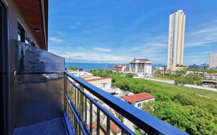 Golden Jomtien Beach Hotel 