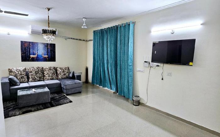 Urban Nest: Cozy 3bhk Apartment