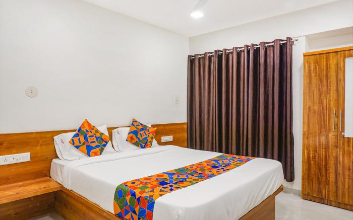 FabHotel Royal Palace Inn - Lal Mahal