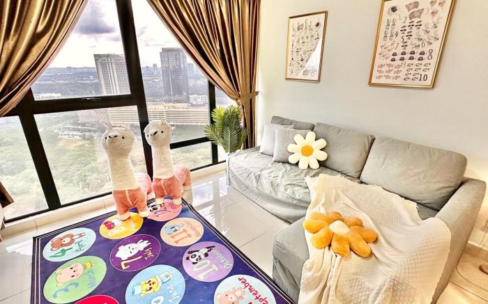 Sky High Sanctuary @ Mosaic 2BR Level 31 6-9 pax