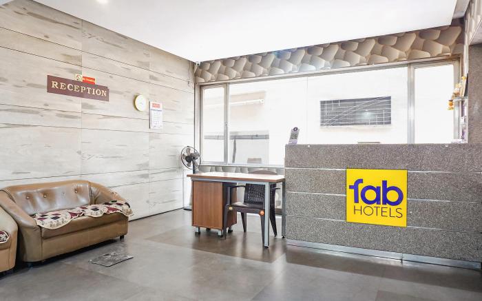 FabHotel Classic Executive - Nr. Sasvad Road Railway Station