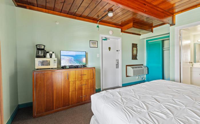 Oceanfront Inn II