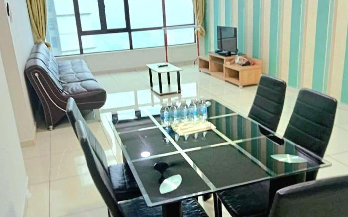 d summit residence -5pax stay