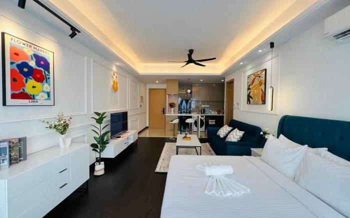 Emerald Studio unit at R&F Seine Region by ANJU
