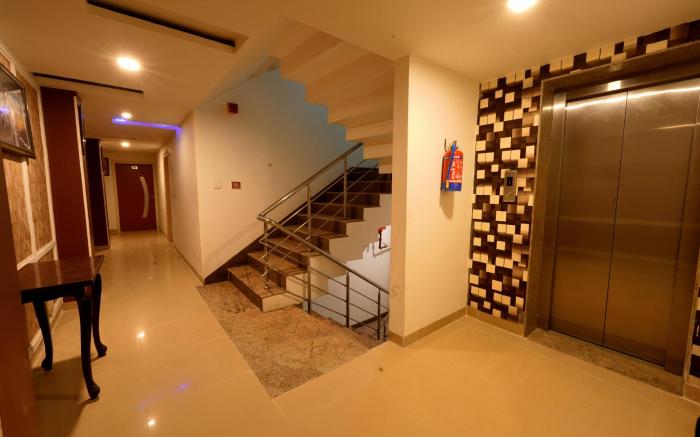 Family Hotel Oppera near IGI Airport