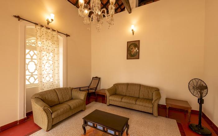 Casa Nunes 3bhk Portuguese villa near Cavelossim by Roamhome