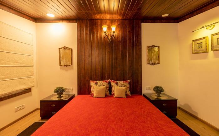 Lake Daze spacious 2bhk apartment in Nainital by Roamhome