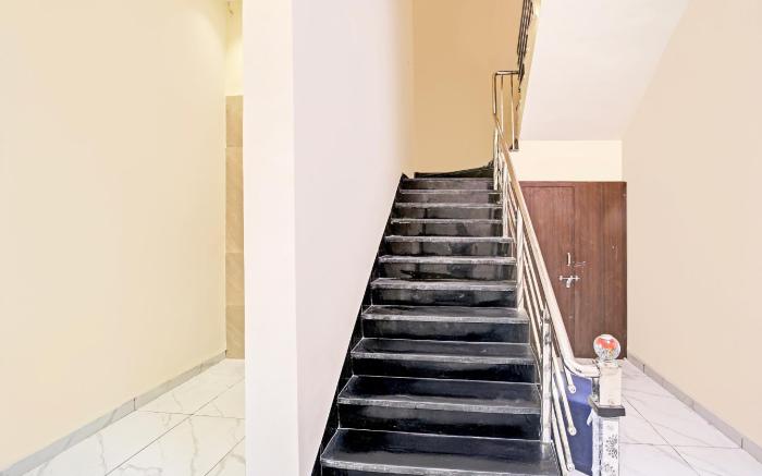 Super Townhouse LIG Main Road Indore