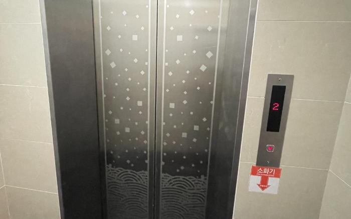 K wave guesthouse only Female