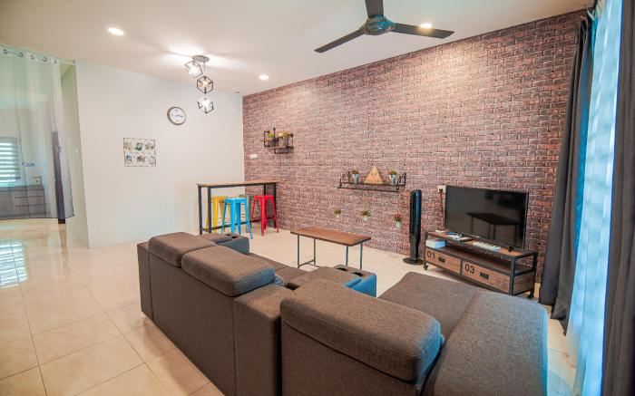 Serenity Family Stay  Ipoh 8 Pax