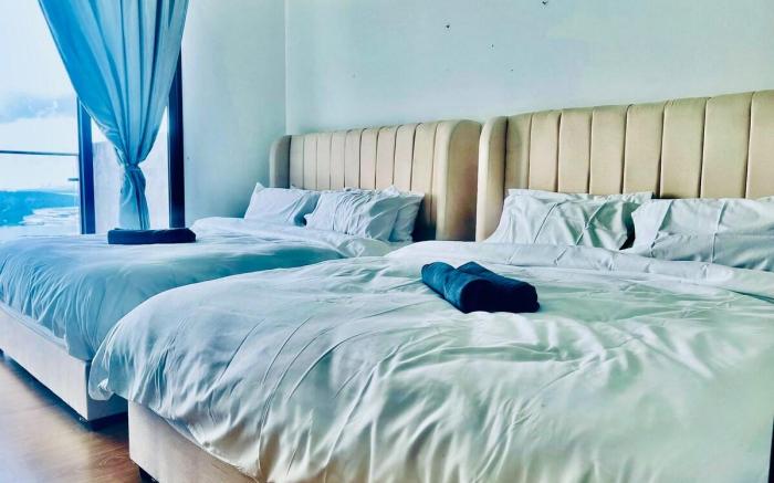 Royal Strand Seaview Grandeur @ 3BR Lv46 12-16pax