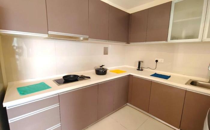 Regalia InfinityPool Premium 2BR l LRT KLCC l 4Pax