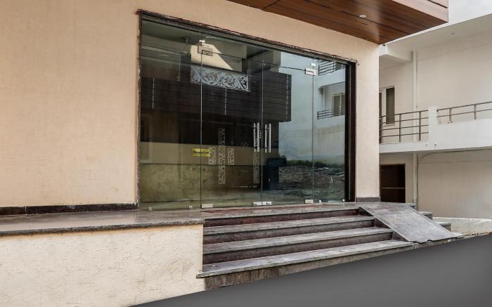 Super Townhouse Oak Tapovan