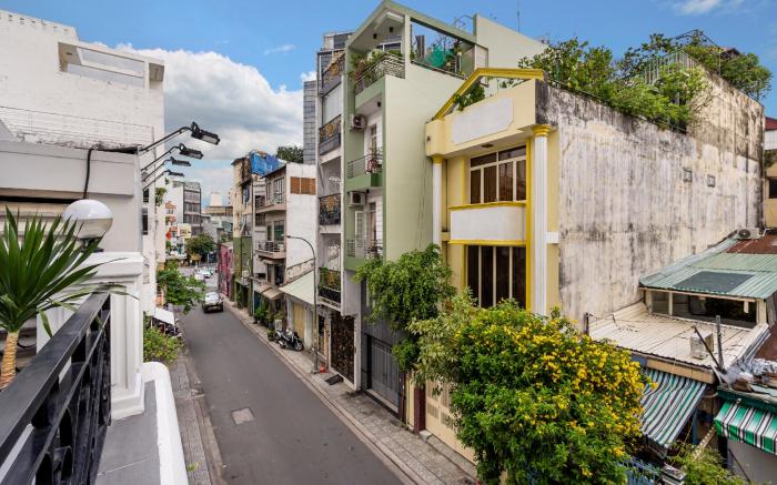 Lotus Hotel 18 Nguyen Phi Khanh 