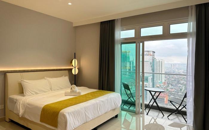 Couple  Suites | Walk to shops and restaurants