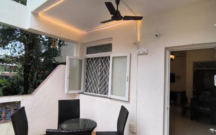 Poolside Apartment Bliss by the Pool Candolim Goa