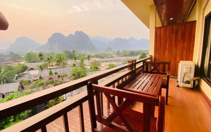 Vang Vieng Hana Mountainview Hotel & Travel)