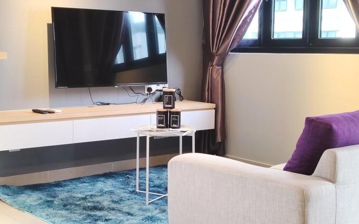 Meridin Sovo 3001  Couple Legoland Netflix BySTAY