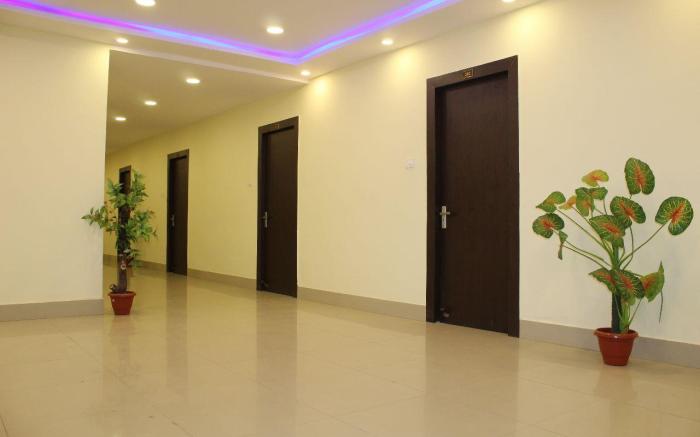 Hotel Vibrant Lawn And Banquet