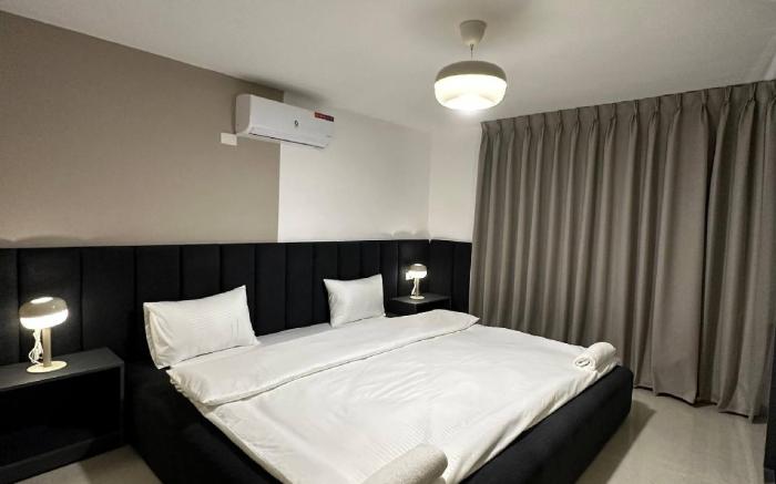 Stylish Luxe Apartment Fr 0005