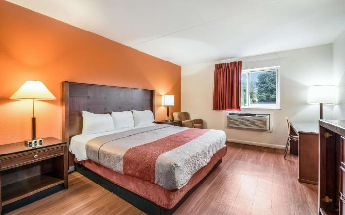 Motel 6 Tinton Falls, NJ - Neptune