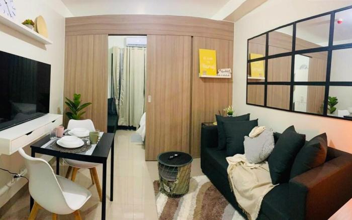 Seaside Gem: Comfy Urban Retreat near MOA/Airport
